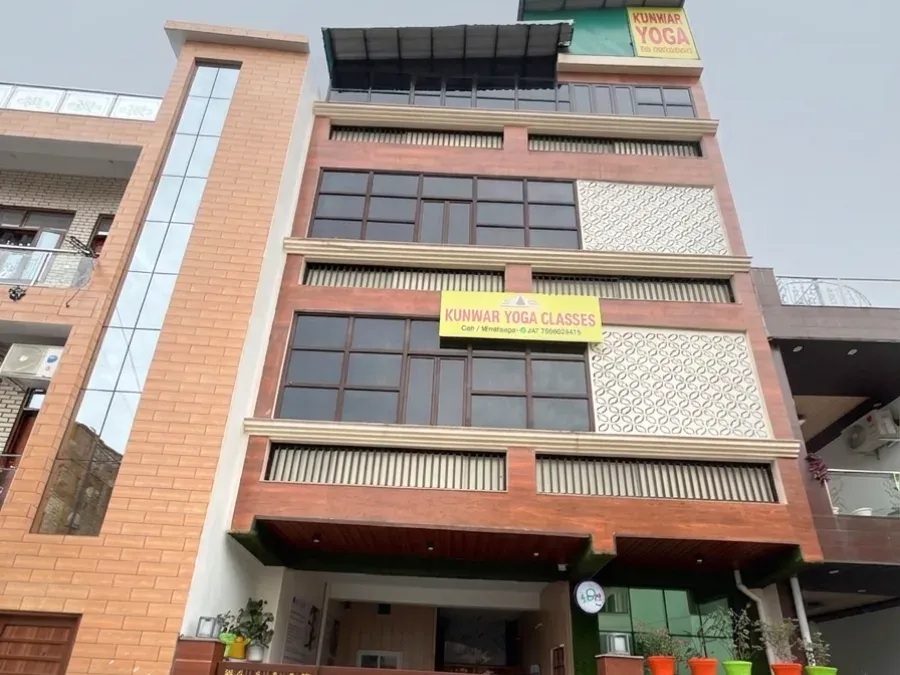 best yoga school in Dehradun